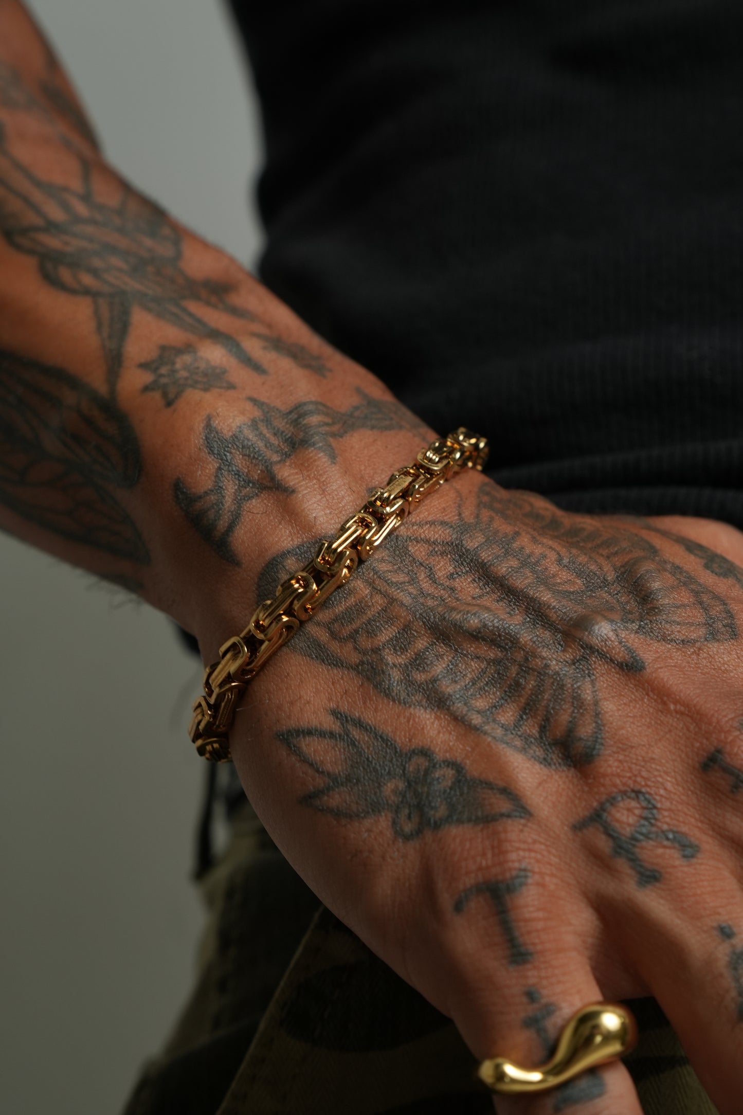 Pulseira Vernom Dourada