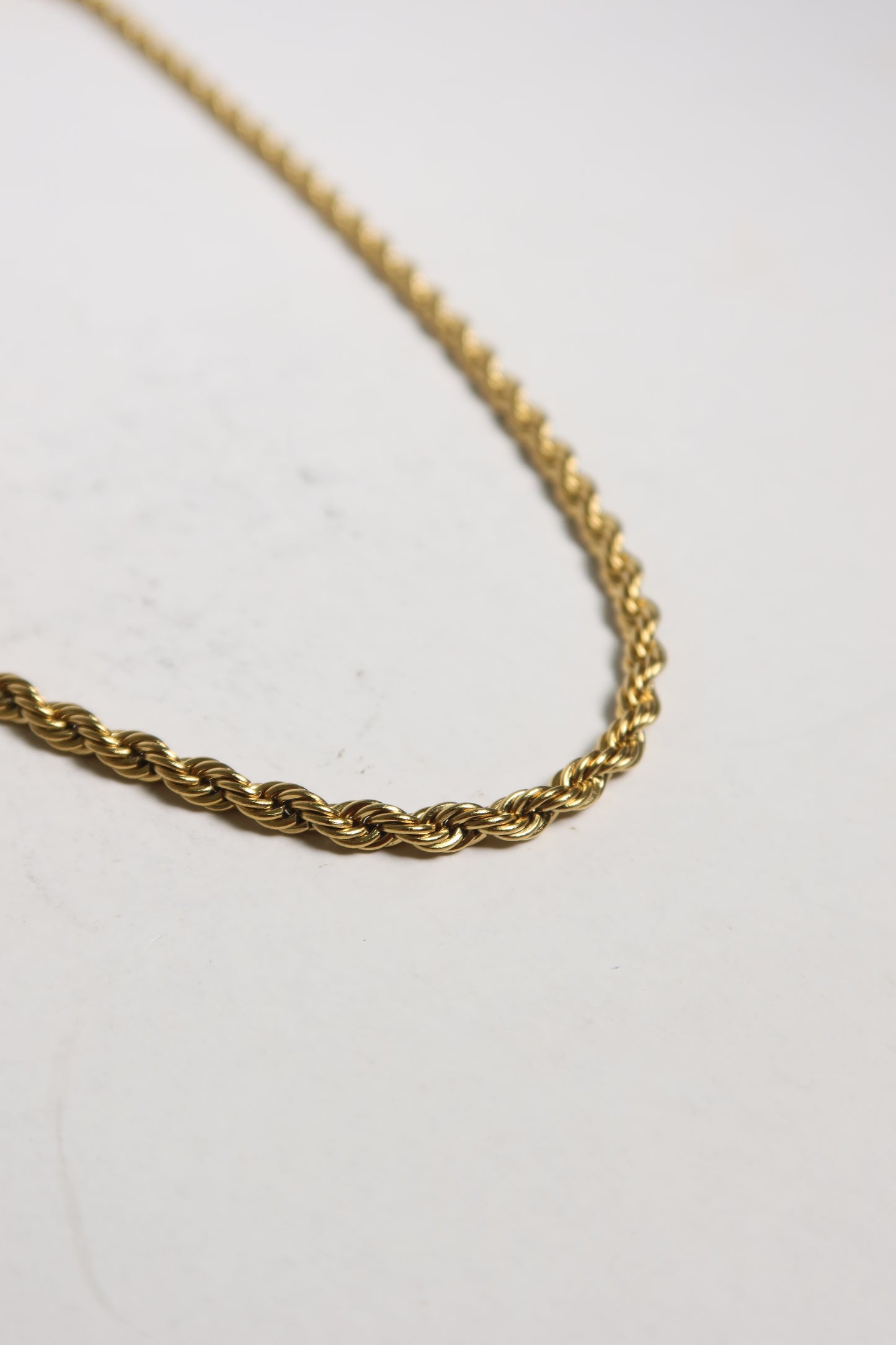 Colar Short Snail de Aço Inoxidável Dourado