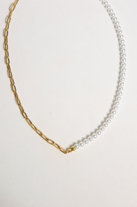 Colar Pearl de Aço e Pérolas Dourado
