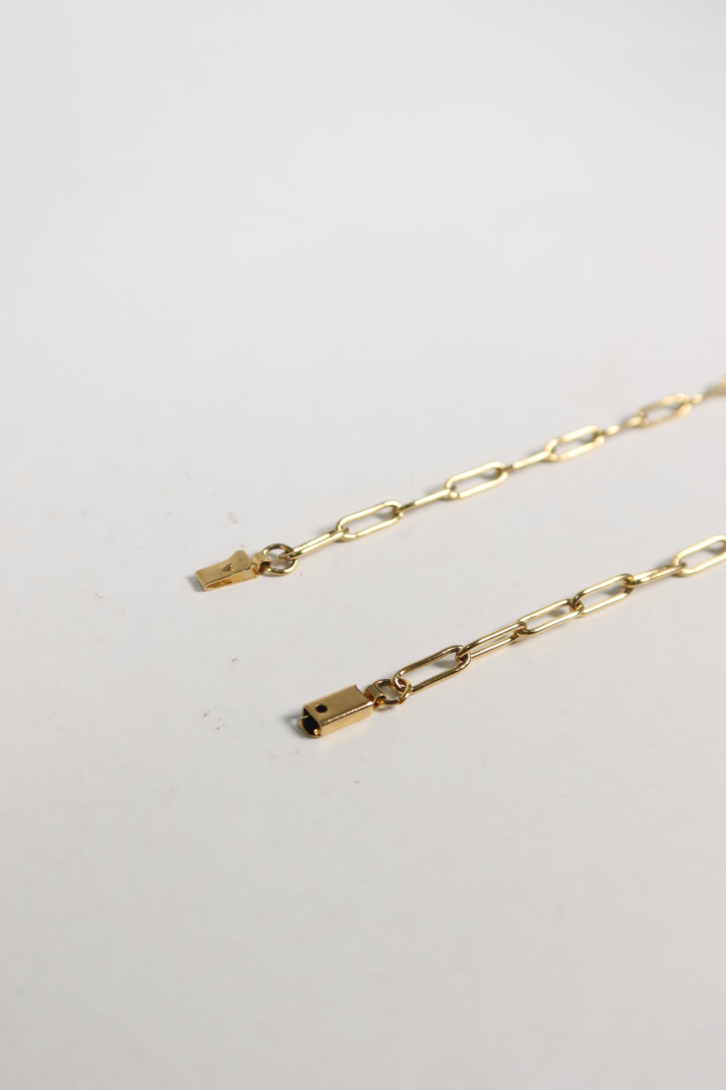 Colar Locked de Aço Inoxidável Dourado