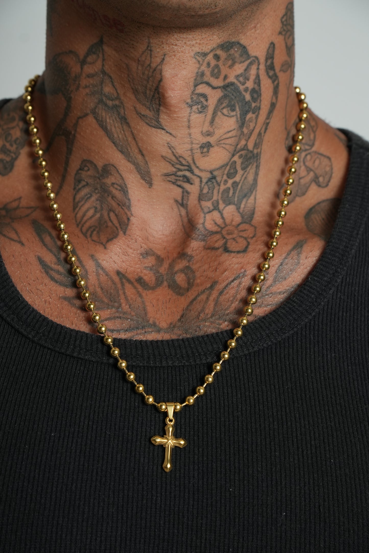 Colar Cruz Ball Dourado