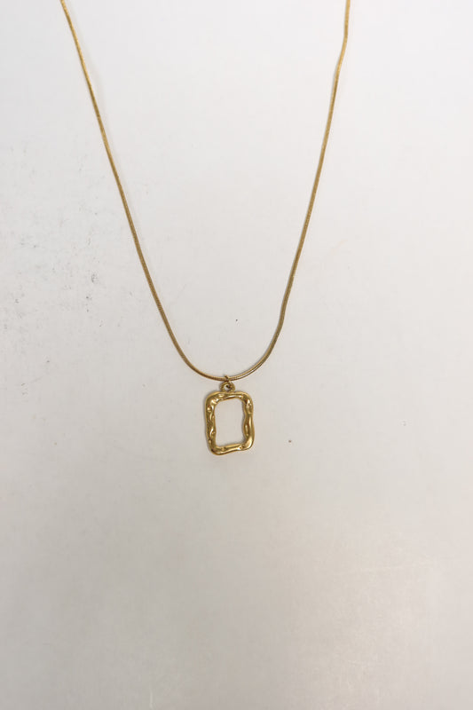 Colar Forms de Aço Inoxidável Dourado