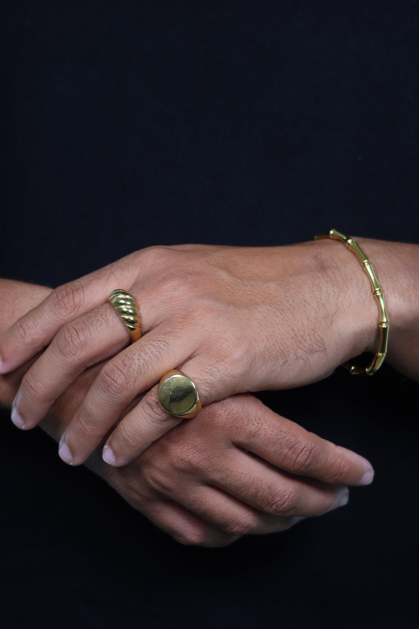 Anel Noir Dourado